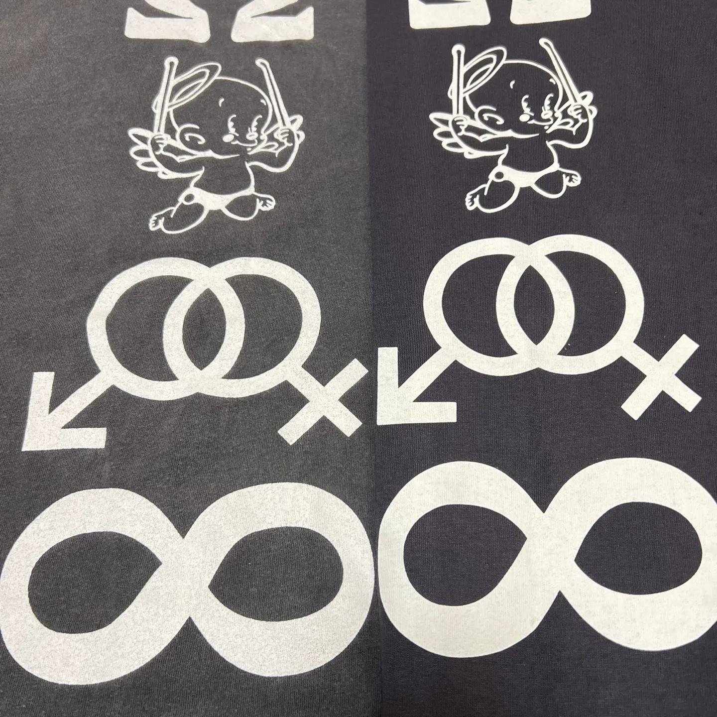 Printing proofing SAINT Mxxxxxx CANDLE LS TEE/BLK Slogan candle distressed long-sleeved TEE Little angel short sleeves on the back Washed black S-XL Original consistent Cylindrical side seam OE yarn fabric Garment dyeing Faded by heavy washes Faded by plaster on bust Correct alignment Original consistent main mark/wash mark/cherub anti-counterfeiting mark Original level printing restoration